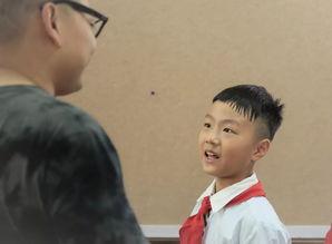 剧组拍摄的吃瓜群众